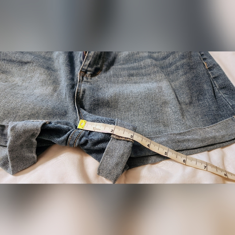 No Boundaries - Juniors High Rise Curvy Mom Shorts‎ - Size 15 - Picture 7 of 9
